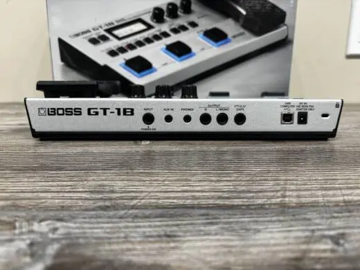 BOSS - GT-1B 2